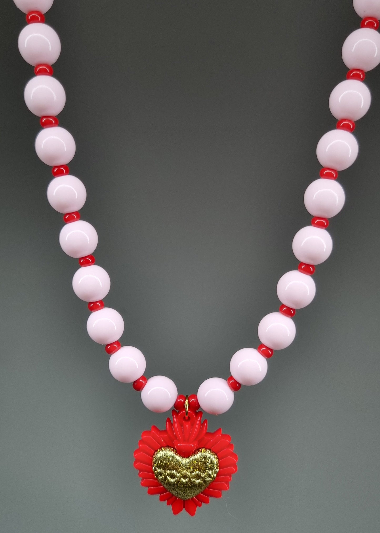 Chunky Necklace – Light Pink – Red heart