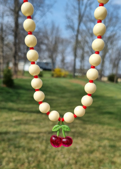 Chunky Necklace – Cream - Cherry